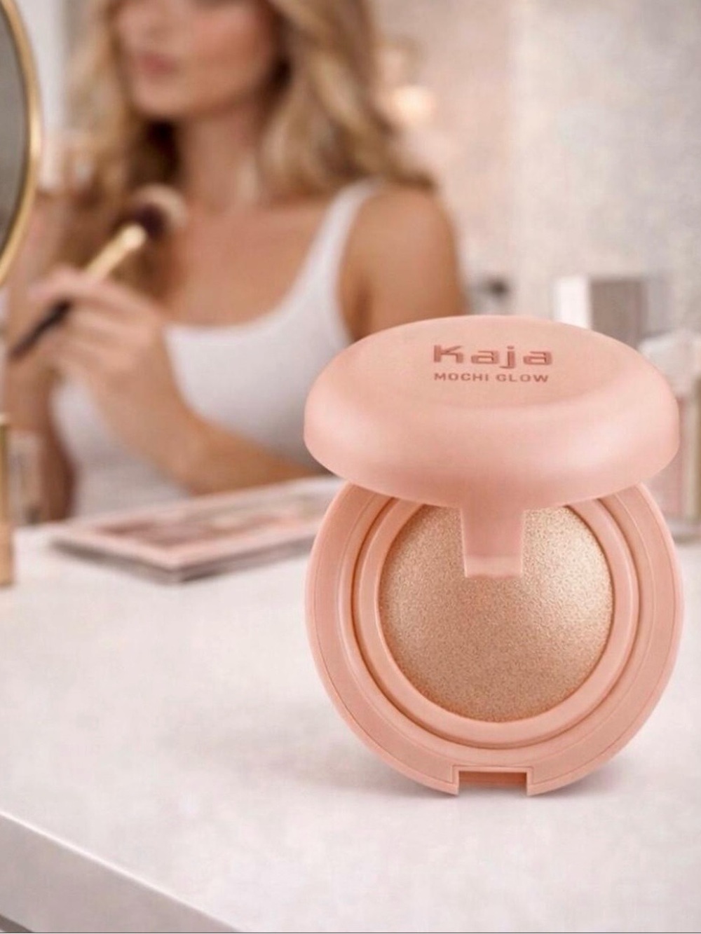 Kaja Mochi Glow Highlighter in Luna